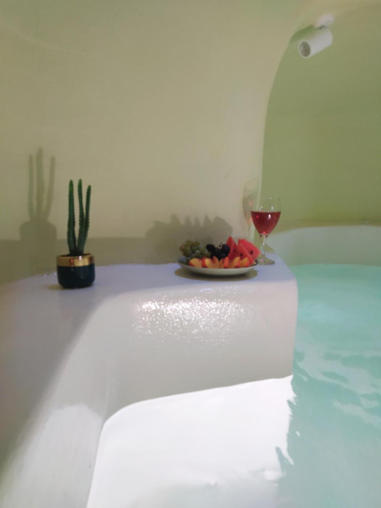 Santorini Oasis- Cave House Βίλα Φηρά Εξωτερικό φωτογραφία