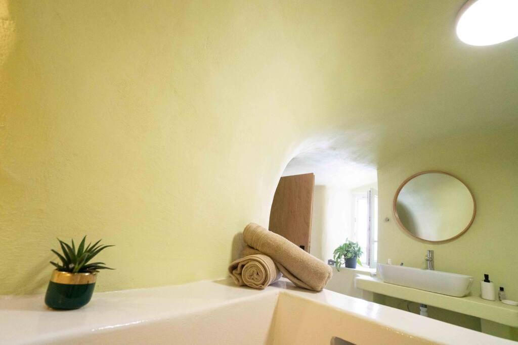 Santorini Oasis- Cave House Βίλα Φηρά Εξωτερικό φωτογραφία