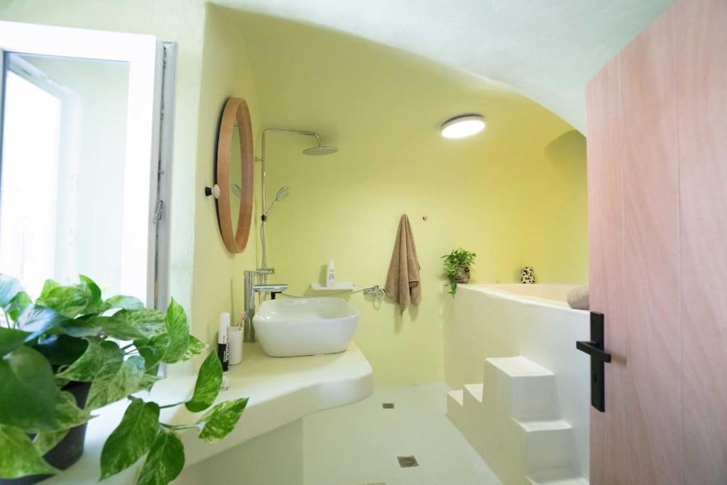 Santorini Oasis- Cave House Βίλα Φηρά Εξωτερικό φωτογραφία
