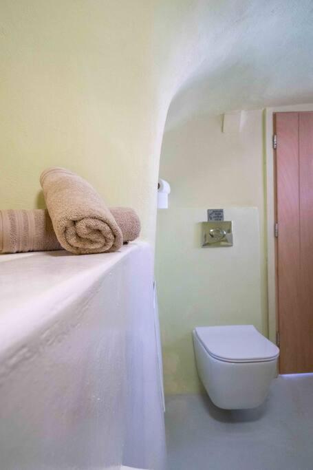 Santorini Oasis- Cave House Βίλα Φηρά Εξωτερικό φωτογραφία