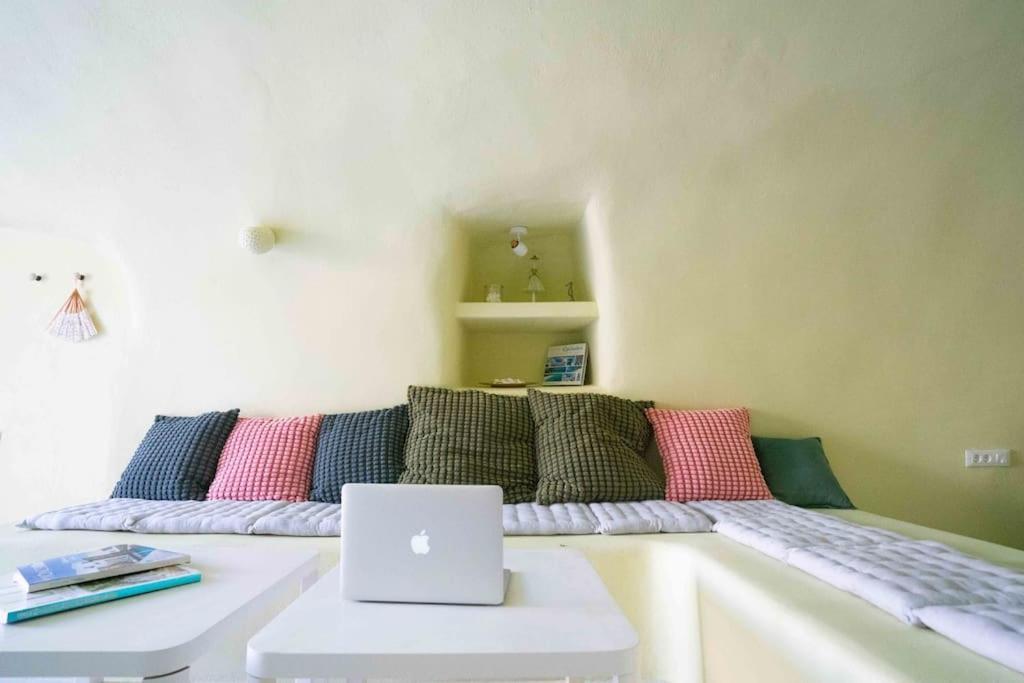 Santorini Oasis- Cave House Βίλα Φηρά Εξωτερικό φωτογραφία